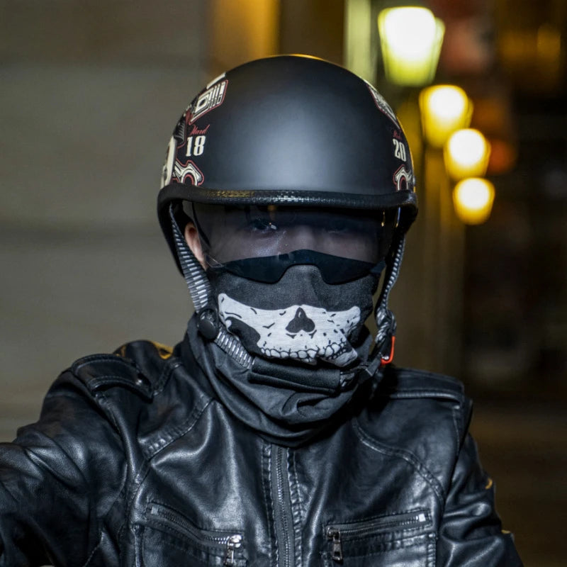 Casco motociclistico a mezza faccia di moda