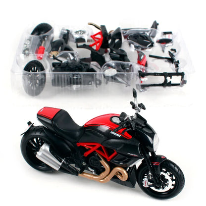 Ducati Diavel Motorcycle Miniatura