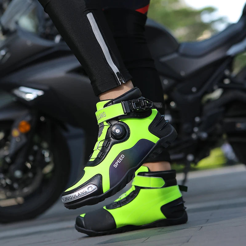 Botas de motocicleta frescas