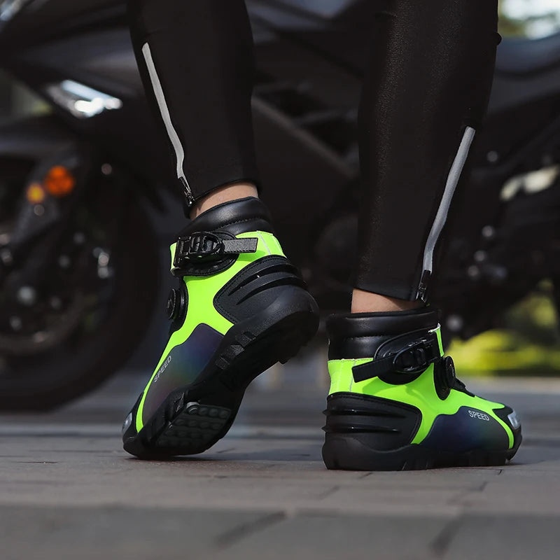 Botas de motocicleta frescas