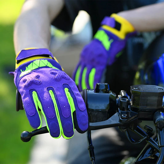 Guantes de moto con diseño de cara.